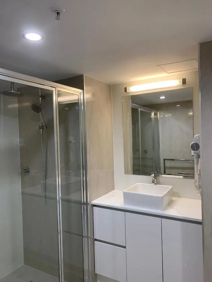 Stunning 2 Bedroom Ocean View Apartment Gold Coast
