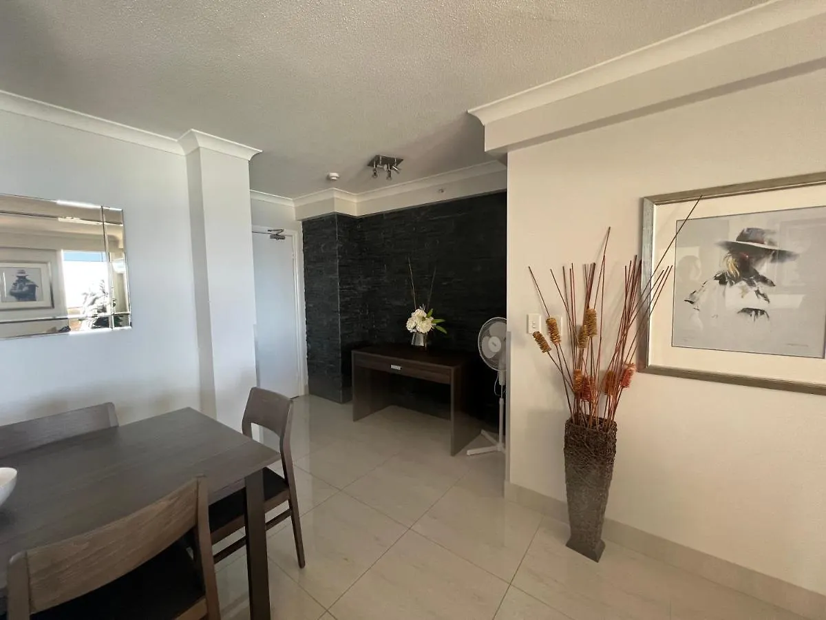 Stunning 2 Bedroom Ocean View Apartment Gold Coast